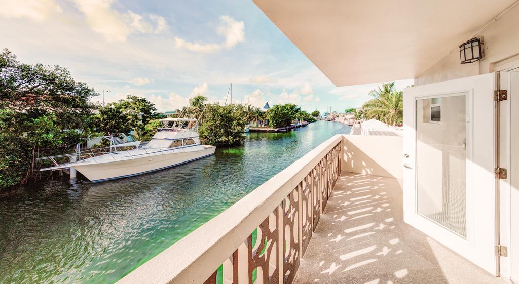 Creekside Inn Islamorada 타베르니에 외부 사진