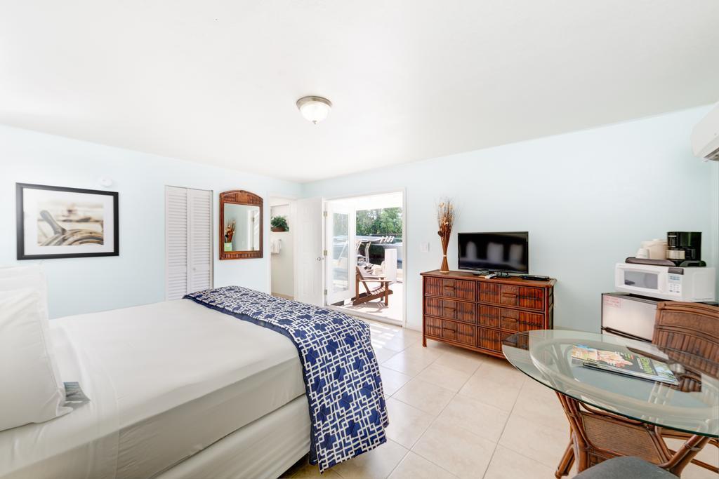 Creekside Inn Islamorada 타베르니에 외부 사진